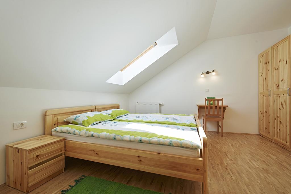 Apartments Organic Tourist Farm Gradisnik Prevalje Exteriör bild