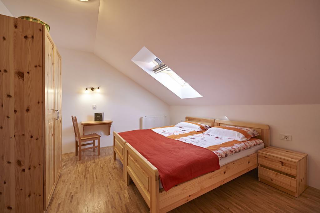 Apartments Organic Tourist Farm Gradisnik Prevalje Exteriör bild