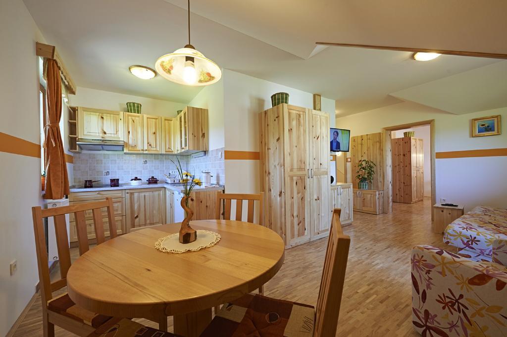 Apartments Organic Tourist Farm Gradisnik Prevalje Exteriör bild